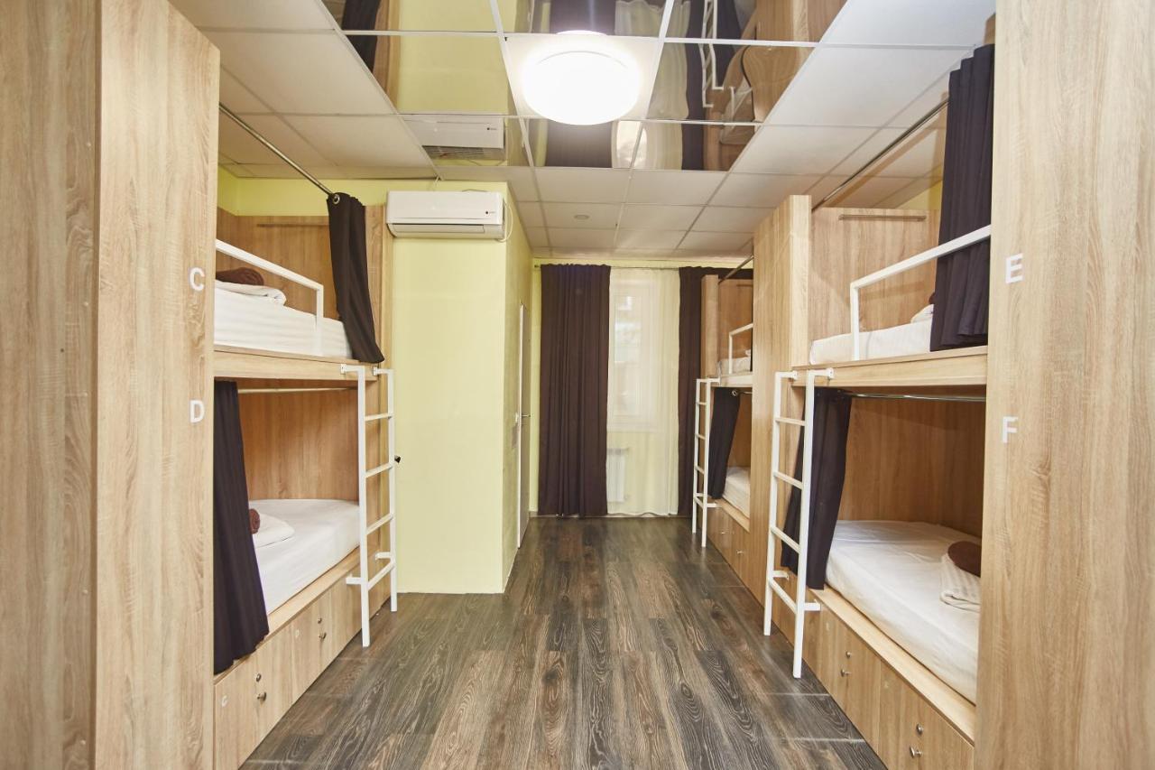 Old Courtyard Hostel 敖德萨 外观 照片