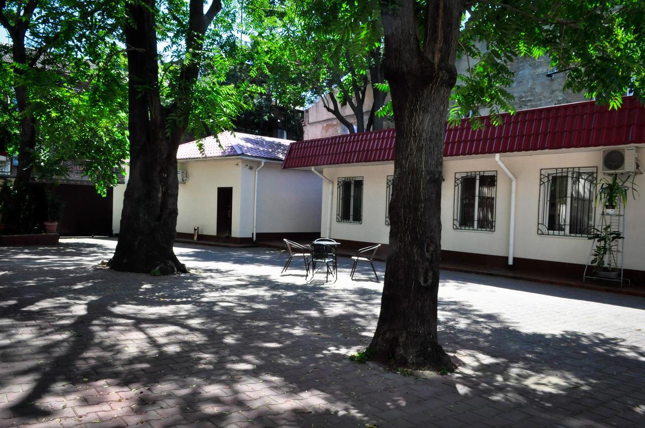 Old Courtyard Hostel 敖德萨 外观 照片