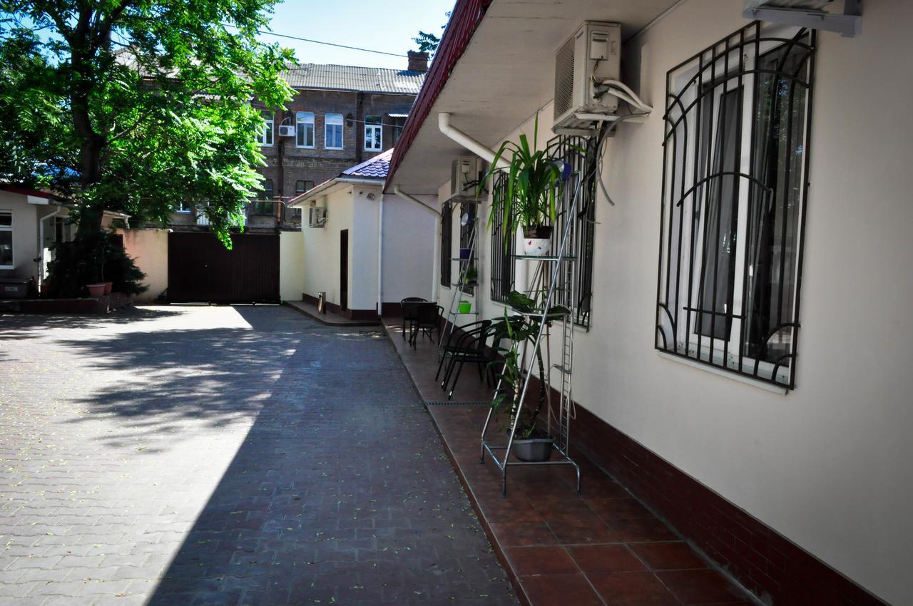 Old Courtyard Hostel 敖德萨 外观 照片