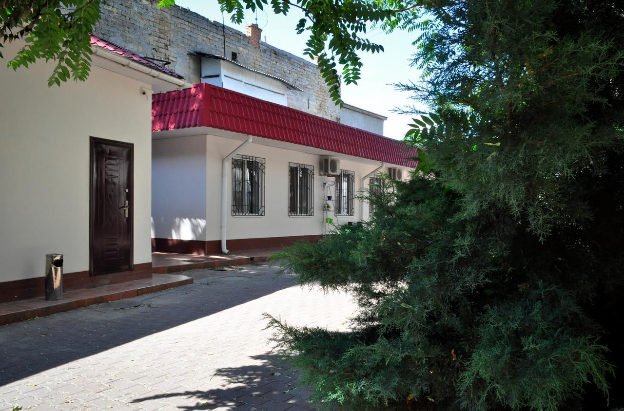 Old Courtyard Hostel 敖德萨 外观 照片