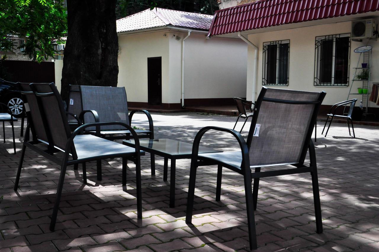 Old Courtyard Hostel 敖德萨 外观 照片